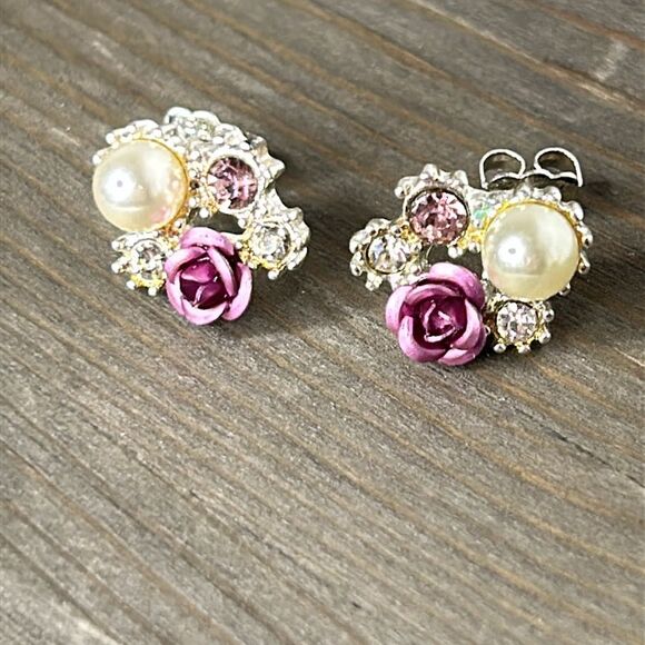 Avon (SAC) Faux Pearl and Mauve Rose Earrings- Romantic Expression - Picture 3 of 5